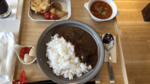JALラウンジカレーが食べられる｜成田・御料鶴さんでビーフカレー