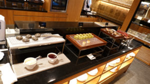 2020年コンラッド東京、本格営業再開後のエグゼクティブラウンジのお食事は